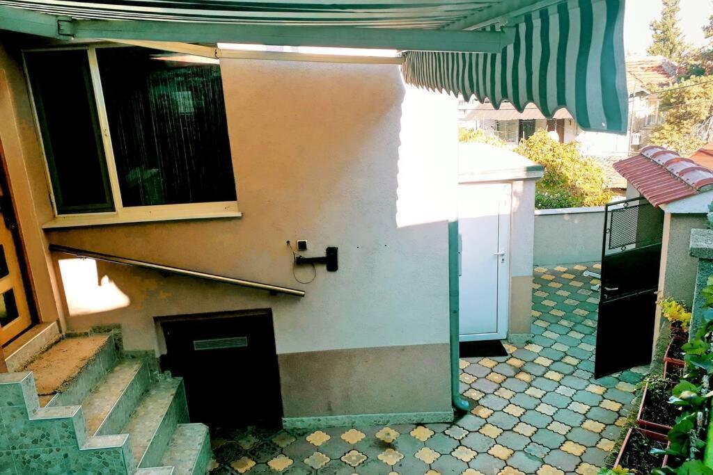 Нouse With Cute Little Yard Apartman Plovdiv Kültér fotó